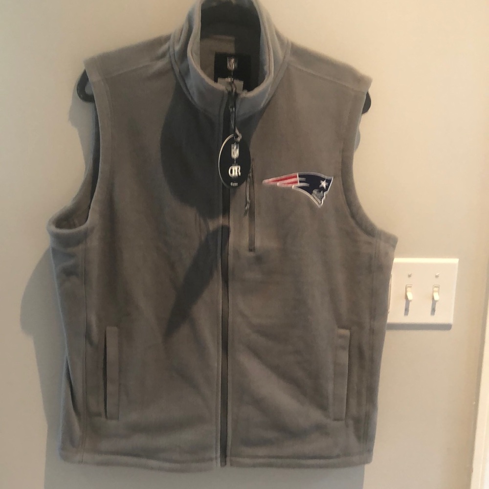 NWT!!!  NFL Patriots gray fleece vest! Size Large.